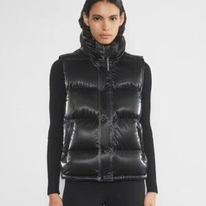 Aritzia the super puff™ vest